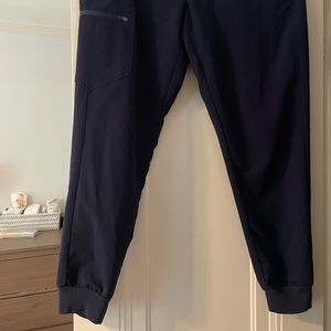figs maternity jogger scrubs- size large, navy
